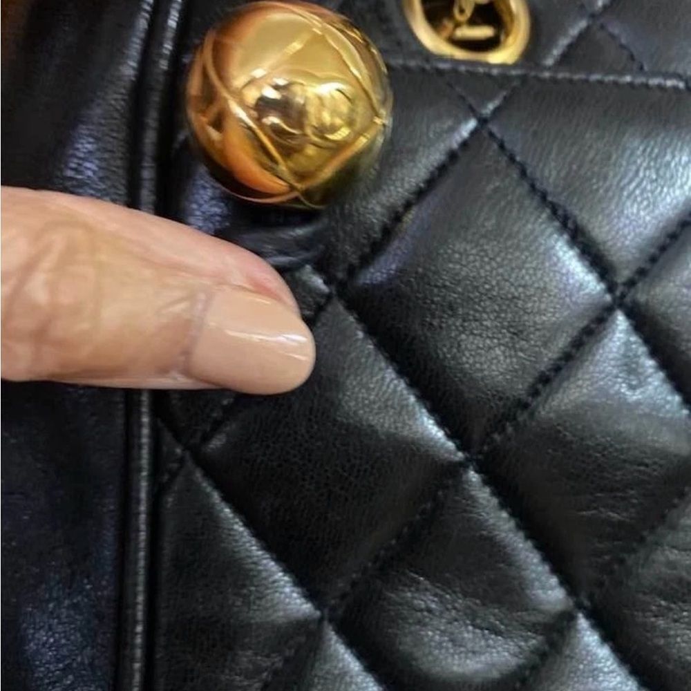 ✅AUTHENTIC✅CHANEL LAMBSKIN EXCELLENT SHAPE SHOULDER BAG - Picture 3 of 9